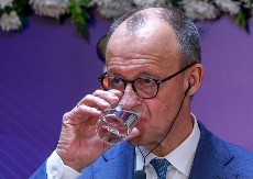 "SVET KAKAV SMO ZNALI VIŠE NE POSTOJI" Merc: Nastupa vreme velikih sila, ta igra je oštra!