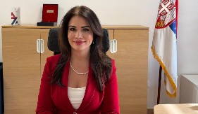 ULAGANJE U ZNANJE JE NAJBOLJA INVESTICIJA Direktorka NAJU poziva građane da se prijave za obuke koje organizuje ova akademija 