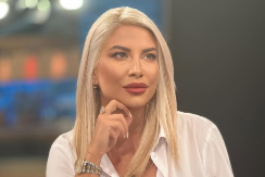 TRUDNA DEA ĐURĐEVIĆ UHVAĆENA U BEOGRADU Njenog partnera nigde na vidiku, a evo s kim provodi vreme!