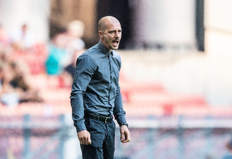 STIDI SE SRPKOG POREKLA, DVA PUTA MENJAO PREZIME "Zvezdaši" se dobro sećaju "bivšeg Srbina", pronašao je novi posao