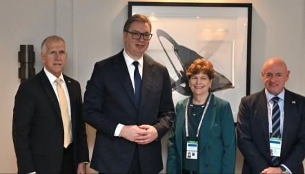 VUČIĆ SA AMERIČKIM SENATORIMA Predsednik naglasio da je za Srbiju mir apsolutni prioritet