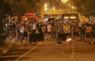 FAŠISTI KAKVE SVET NIJE VIDEO! Odjednom se i oni koji su najviše podržavali blokadere izjašnjavaju da je to što oni rade - fašizam!