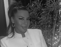 OGLASIO SE OTAC TRAGIČNO NASTRADALE PEVAČICE Preminula u Dubaiju, a on joj uputio reči koje kidaju dušu! (FOTO)