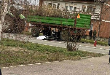 TRAGEDIJA KOD PANČEVA Motorom se zakucao u traktor  i poginuo