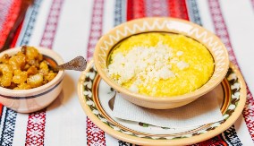 Napravite kačamak bez grudvica: Dodajte 1 sastojak, biće kremast i ukusan!