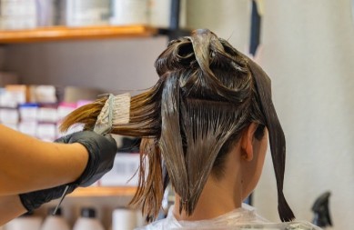 Boja kose koja podmlađuje: Izgleda prirodno, pristaje svima i ostavlja bez daha!