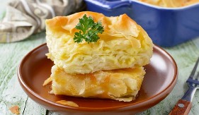 Kako da gibanica bude vazdušasta: Pekar otkriva recept za preliv, pita bude meka kao duša!