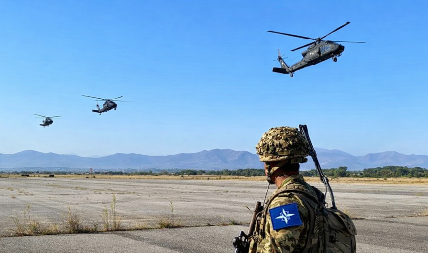 VOJSKA NA KOSOVU PODIGLA HELIKOPTERE Aktivirale se snage KFOR-a - evo šta se desilo (VIDEO)