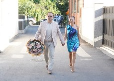 OSTAVIO ŽENU, PA SMUVAO 15 GODINA MLAĐU KOLEGINICU Sada joj postavio uslov: "Treće ne postoji"