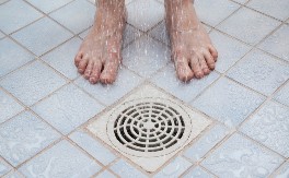 Uklonite smrad iz slivnika zauvek! Vodoinstalater Mića otkriva trik od 100 dinara