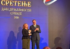 VUČIĆ DODELIO ORDEN ANI BEKUTI Pevačica zablistala nakon teškog perioda 