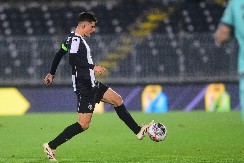 HOĆE DA KUPUJU U HUMSKOJ Bešiktaš krenuo po vezistu Partizana