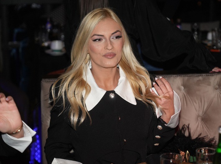 "NE KAJEM SE, DESET GODINA SAM BILA POSVEĆENA SUPRUGA" Goga Gačić prvi put o razvodu, otkrila ko joj je najveća podrška!