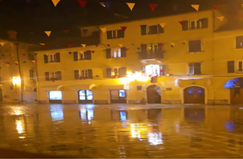 CIKLON RAZBIJA JADRANSKU OBALU Poplave od Kotora do Ulcinja, centar grada pod vodom!