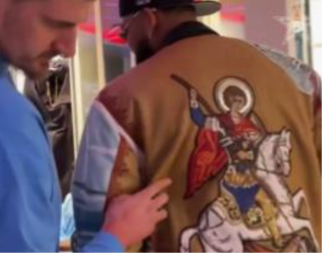 POZNATI DETALJI Koliko košta i ko je napravio jaknu sa motivom Svetog Đorđa koja je oduševila Nikolu Jokića?