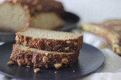 KOLAČ SA BADEMIMA RAZVALJUJE UKUSOM Ovo voće mu daje poseban šmek