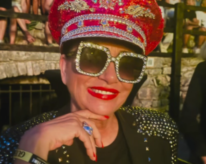 ALKA VUICA POSTAJE BAKA Njen sin čeka prvo dete sa izabranicom, otkrili i pol bebe!