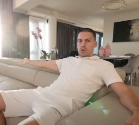 SNIMAK HAPŠENJA OSUMNJIČENOG ZA PALJENJE BAKINOG BRABUSA Evo kako se ponašao kad su mu stavili lisice na ruke