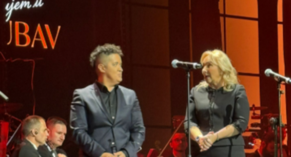 GOCA NIJE MOGLA DA IZDRŽI! Slomila se od bola na bini i grcala u suzama, Marija je tešila pred publikom!