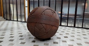 Evo šta simbolizuje "Klupko" jednog od srpskih najistaknutijih vajara - postavljena u Domu kulture u Prijepolju