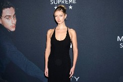 RAZAPELI JE NA MREŽAMA Ćerka Gvinet Paltrou nikako da pobegne od ovog komentara, ali sada je svima začepila usta