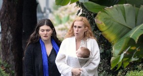 Roditelji bogati, ona gleda sniženja i radi četiri posla da preživi: Ćerka slavnog glumca sama izdržava dete