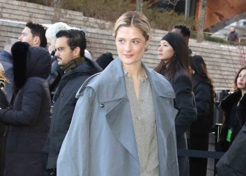 Da li znate čija je ovo ćerka? Lepotu povukla na majku koja je poznata glumica