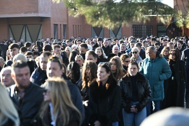 SIN ISPRATIO MAJKU NA VEČNI POČINAK Naslednik Tatjane Ječmenice nem od bola, potresna scena na novosadskom groblju