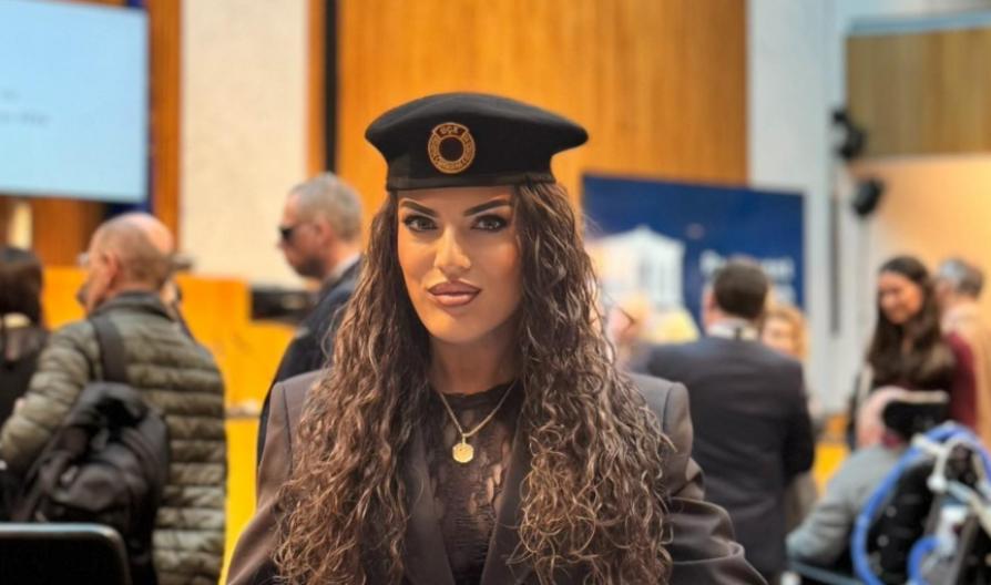 ŽESTOKA SKANDALČINA U UN! Žena na konferenciju došla sa beretkom i amblemom terorističke UČK! 