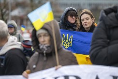 ŠTA ĆE ON U ŽENEVI? Britanac koji je ubedio Klintona da napadne Jugoslaviju sluša pregovore iz druge sobe