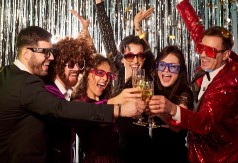 „SVI BISTE MI BILI BIVŠI PRIJATELJI“ Pogledajte kako su drugari obeležili rođenje deteta – OVAKO nešto niste videli!