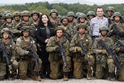 KURTI I ALBANIJA ŠALJU TRUPE! Oglasio se general Kopnene vojske SAD, evo šta se dešava