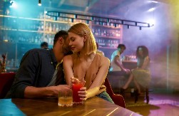 Vikend ljubavnica je novi trend na TikToku: „Ignoriše me do petka i neće vezu sa mnom“