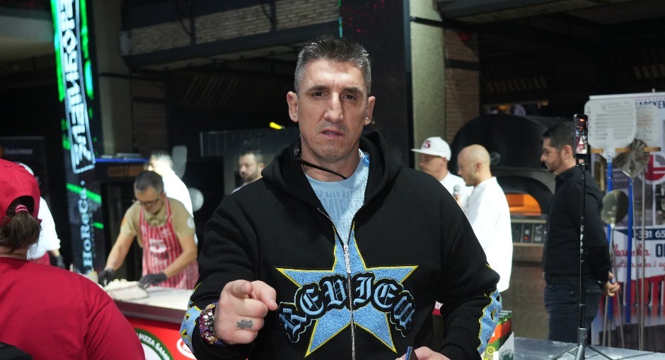 URLA I TUČE GA KAIŠEM Sestra Kristijana Golubovića nasrnula na njega! (VIDEO)