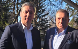 VUČIĆ SE SASTAO SA DODIKOM, EVO O ČEMU SU PRIČALI Onda se našalio zbog onoga što svi vide da nedostaje na slici