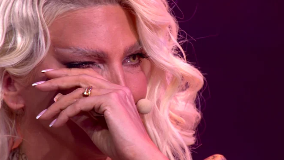 KRAJ DUGOGODIŠNJEG PRIJATELJSTVA Jelena Karleuša precrtala pevačicu iz samo jednog razloga!