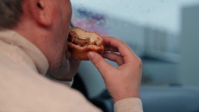 Srbi i Srpkinje obožavaju da jedu ovu hranu, a on divlja od nje: Koje namirnice ni u ludilu ne smete jesti ako imate povišen holesterol?