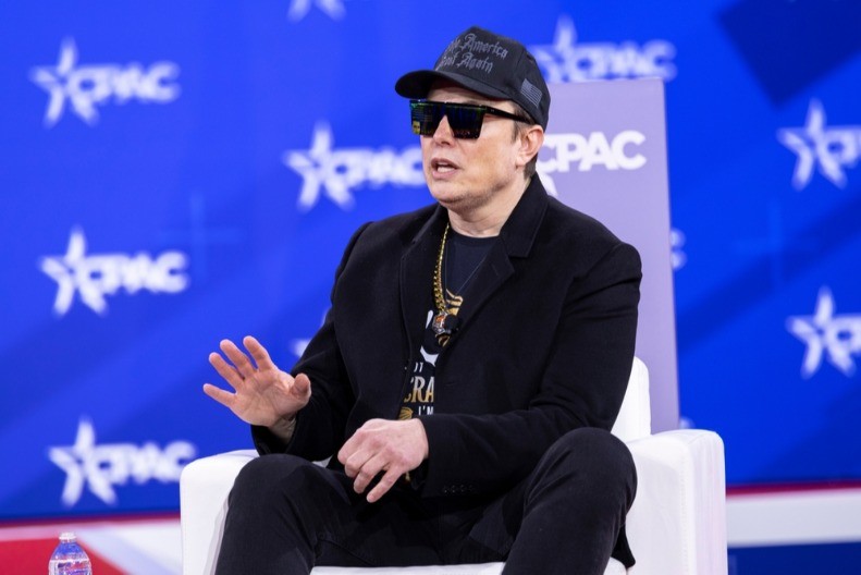 ILON MASK NA PUTU DA POSTANE PRVI TRILIONER NA SVETU Šta to znači za radnike i globalnu neravnotežu