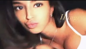 ISPLIVAO KUĆNI SNIMAK ĐINE DŽINOVIĆ! Uvija se na krevetu, masovno se širi na mrežama!