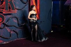 PRVI ROĐENDAN KAO MAJKA Čuvena glumica objavila sliku sa ćerkom, zbog jedne stvari svi misle da su sestre