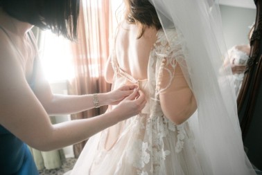 Pakleni plan bivše u Beogradu: Mladoj otkazala venčanicu pred svadbu, nastao haos u salonu