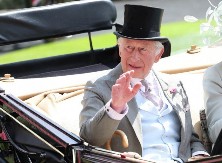 MODERAN NEKI KRALJ Evo šta je Čarls radio na Nedelji mode u Londonu, niko nije očekivao ovaj momenat