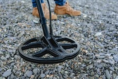 DETEKTOR ZAPIŠTAO, A ON ZANEMEO! Našao zlato i srebro iz doba Vikinga - vrede kao stan u Beogradu!