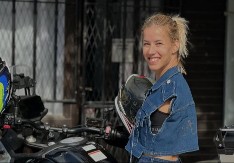 TRUDNA DEVOJKA SA KRILIMA Objavila fotografiju koja je raznežila javnost 