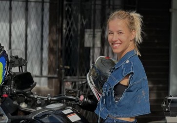 TRUDNA DEVOJKA SA KRILIMA Objavila fotografiju koja je raznežila javnost 