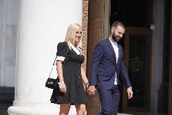 BILA OČI U OČI SA LJUBAVNICOM SVOG SUPRUGA Evo šta se dešavalo pre 4 noći u životu naše pevačice 