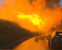 PUT SE U SEKUNDI PRETVORIO U PAKAO! Objavljeni snimci jezive nesreće, kamion sa tečnim gasom EKSPLODIRAO u sudaru (VIDEO)