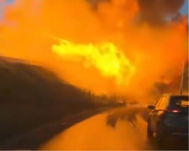 PUT SE U SEKUNDI PRETVORIO U PAKAO! Objavljeni snimci jezive nesreće, kamion sa tečnim gasom EKSPLODIRAO u sudaru (VIDEO)