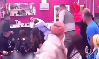 POTUKLE SE MAJA I ANELI Pet muškaraca ne može da ih razdvoji! (VIDEO)