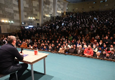 VUČIĆ RAZGOVARAO SA GRAĐANIMA BORA: Mnogo mi je važno da tražim rešenje za puteve, jer oni znače život